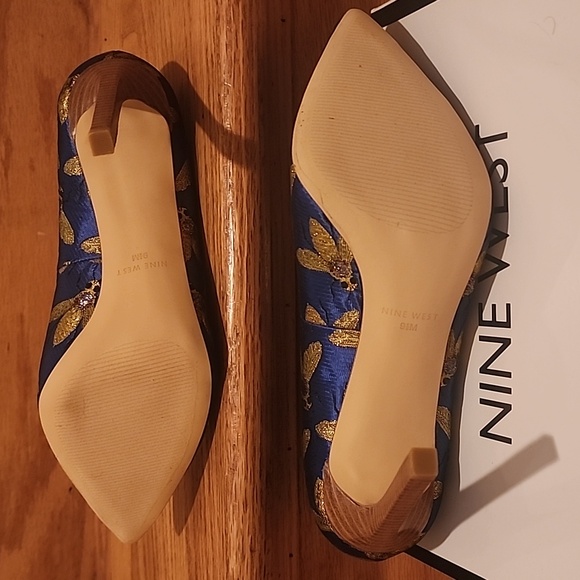 New In Box Nine West "NW Tatiana" Blue Gold Bee Pumps 9.5 - Picture 9 of 11